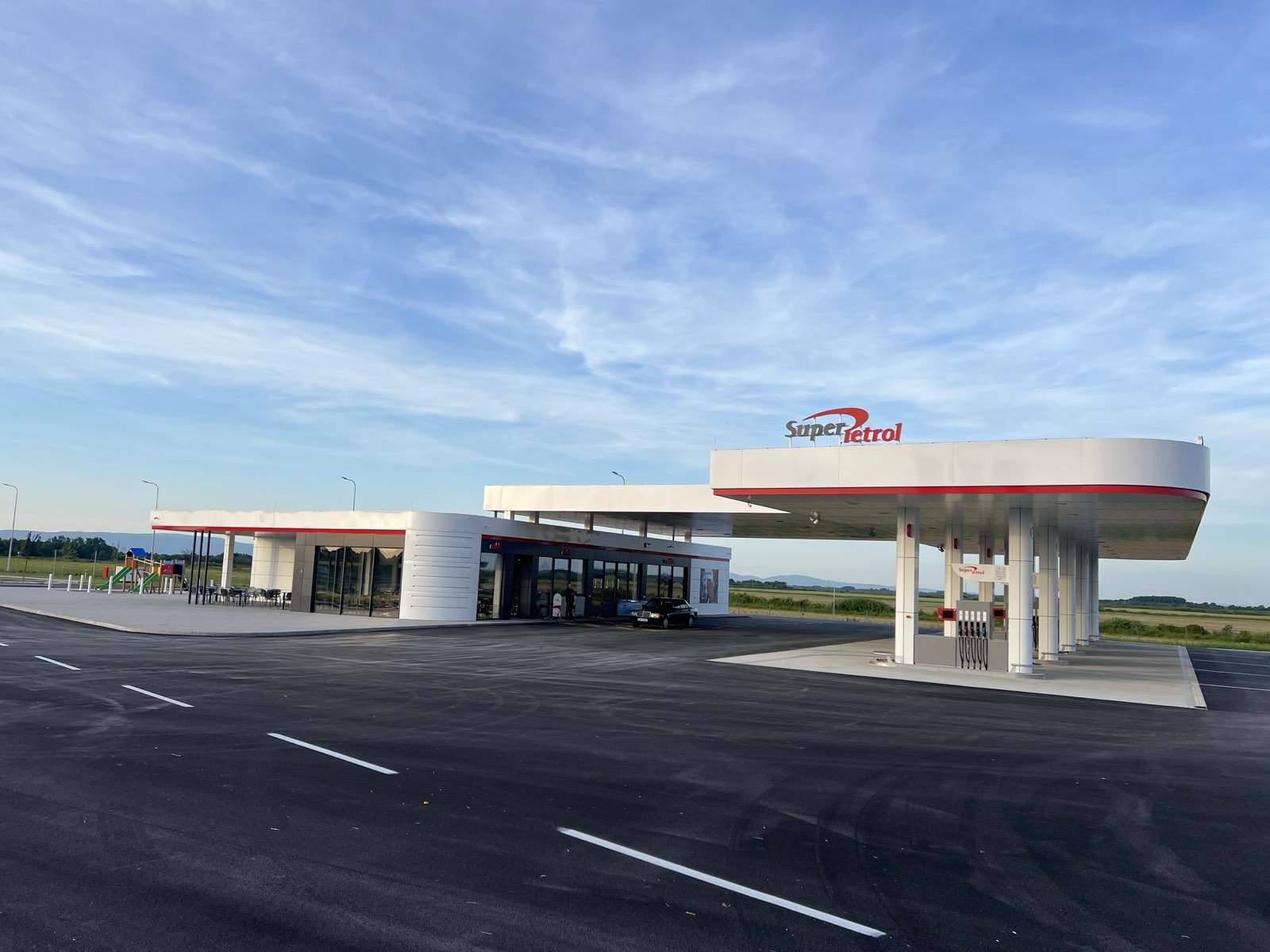 Benzinska pumpa Lužani istok